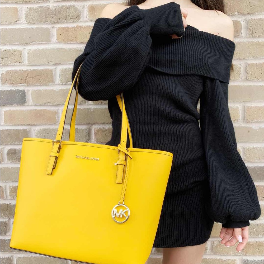 Gaby’sBags👜 Michael Kors Carryall Tote - Picture 2 of 6